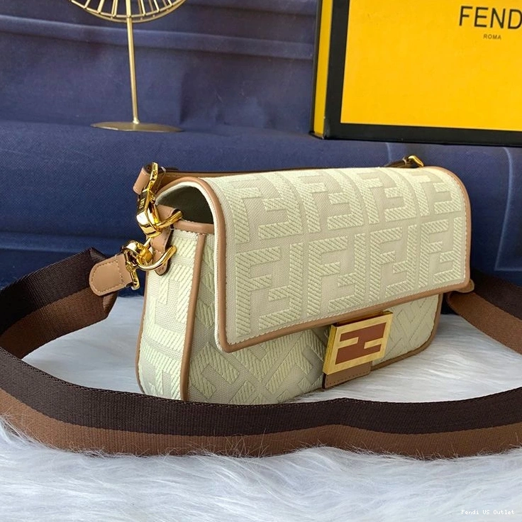 Vintage HOT FF Apricot Canvas Bag Fendi Motif Medium In Baguette 0814